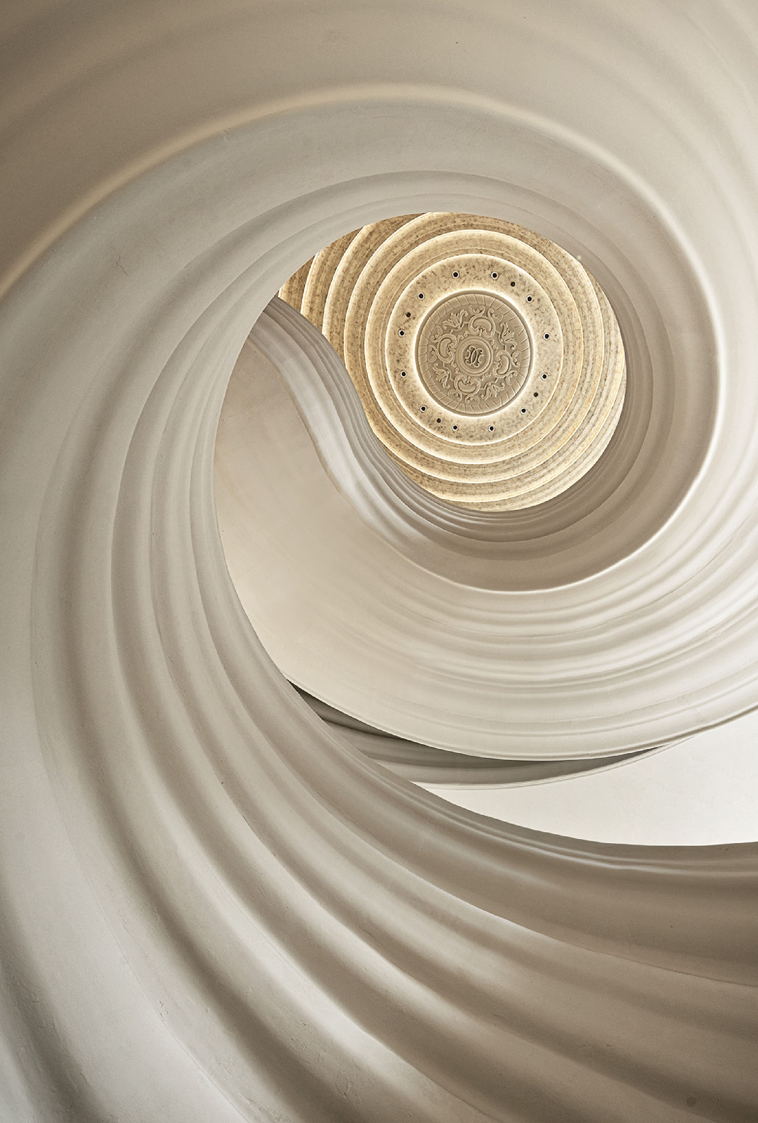 A spirally white spiral.